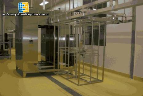 L�nea de procesos de preparaci�n de carnes y verduras