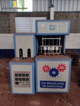 Sopladora semiautomtica de botellas PET de 4 cavidades
