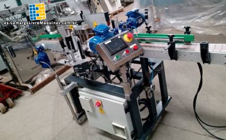 Etiquetadora automtica para botellas planas