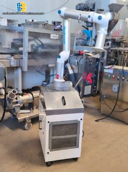 Ventilador extractor m�vil Nederman con brazo articulado y carcasa de filtro