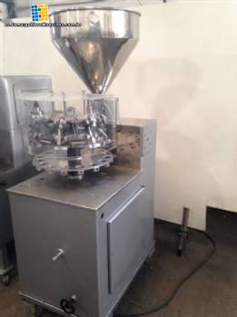 Llenado de tubo met�lico Meteor