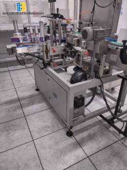 Etiquetadora para botellas cilndricas P.E Latina Labelers