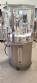 Enroscadora de botellas y tarros con sistema automtico de alimentacin de tapones