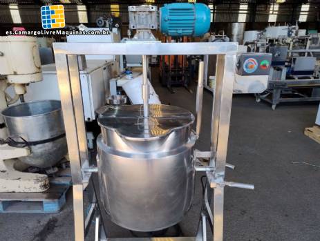 Olla con camisa de acero inoxidable de 50 litros.