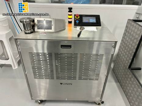 Molino de bolas Vonin SferaOne de 25 kg para refinar pastas y rellenos de chocolate.