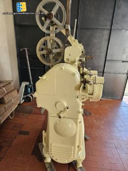 Envolvedora autom�tica de doble giro Forgrove para caramelos masticables