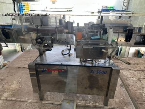 Etiquetadora automática para botellas y tarros cilíndricos planos Maqmundi Etiquetadora automática para botellas y tarros cilíndricos planos Maqmundi