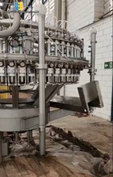 Máquina rotativa de llenado, enjuague y taponado para productos carbonatados 40 60 8 CFT Máquina rotativa de llenado, enjuague y taponado para productos carbonatados 40 60 8 CFT