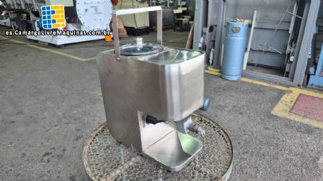Prensa semiautomática de sobremesa para la extracción de aceite vegetal, con capacidad de hasta 18 kg por hora. Prensa semiautomática de sobremesa para la extracción de aceite vegetal, con capacidad de hasta 18 kg por hora.